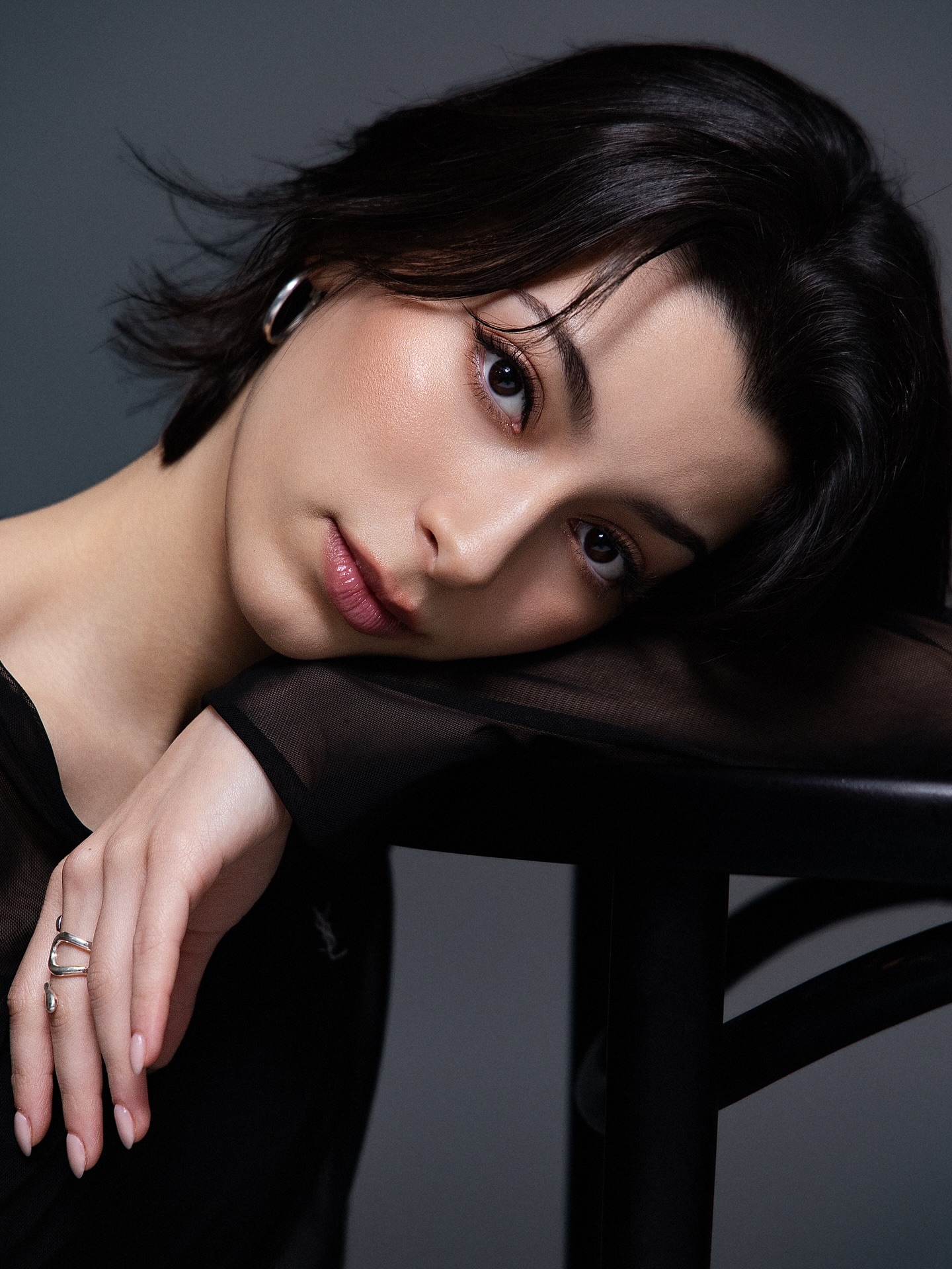 Resting pose, sheer black